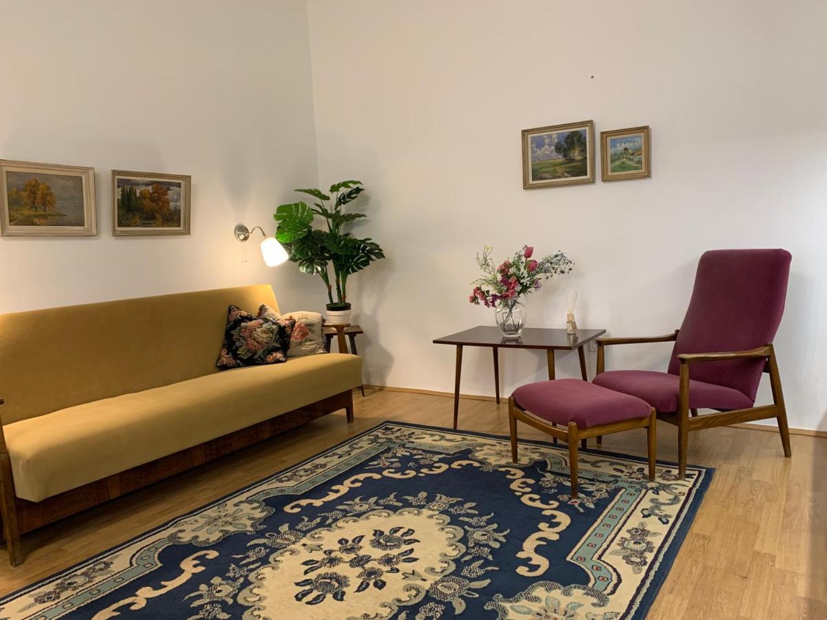 Kertesz-Haz Hotel Егер Екстериор снимка